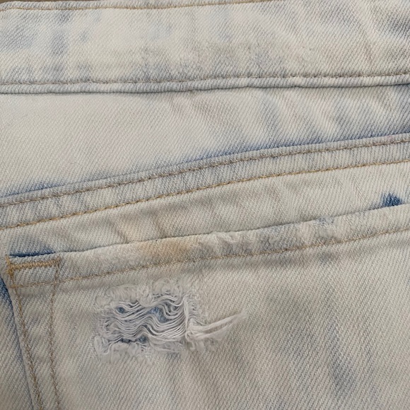 Aritzia | TNA | Distressed Jean Shorts - Picture 7 of 8
